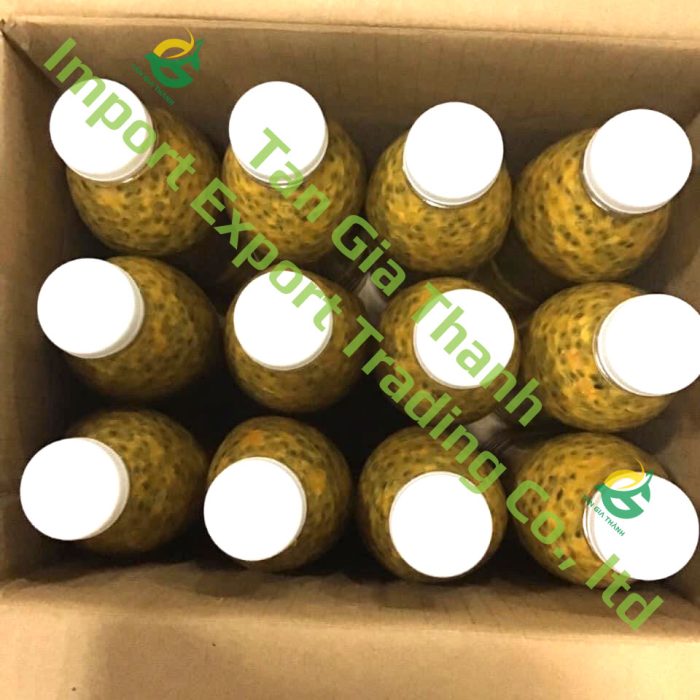 Frozen passion fruit juice packing in PET bottles