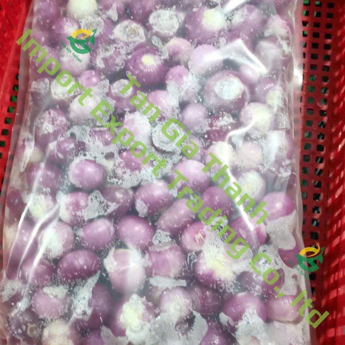 Frozen peeled purple onion