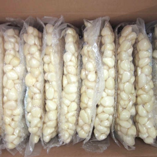 Frozen peeled garlic