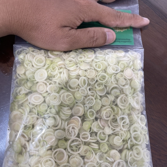 Frozen sliced lemongrass