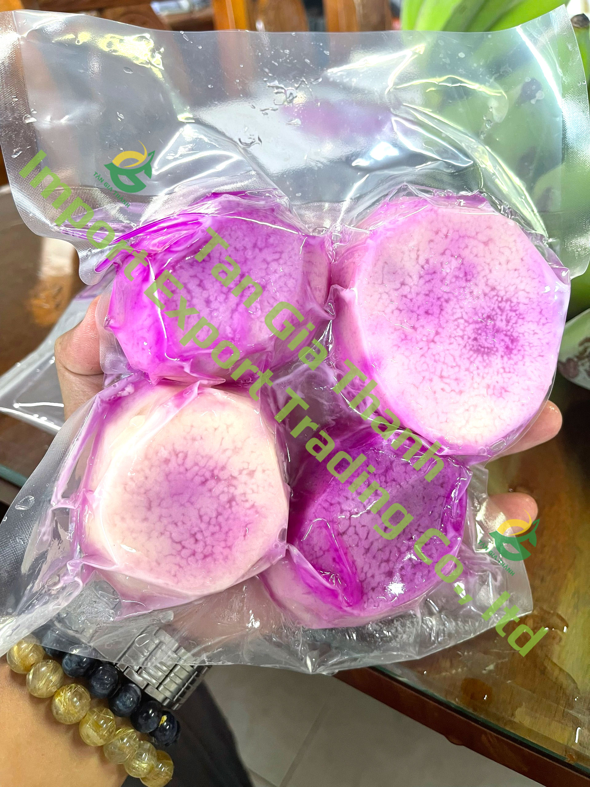 Frozen purple yam half cut of Tan Gia Thanh Frozen purple yam half cut of Tan Gia Thanh