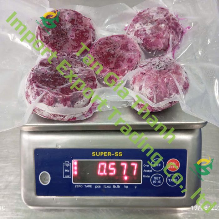 Frozen half-cut dragon fruit